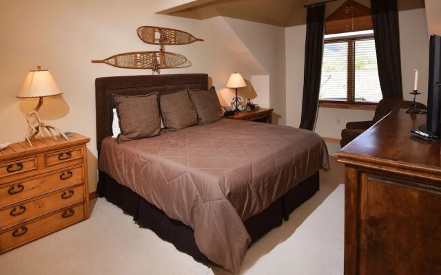 Aspenwood 311 2 Bedroom Condo by RedAwning