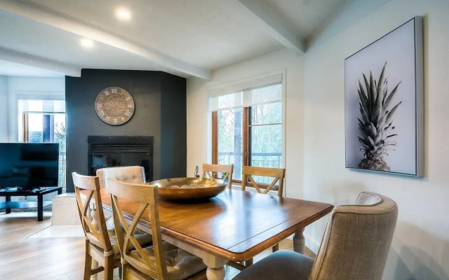 Huge 3 Bedroom Condo With a View