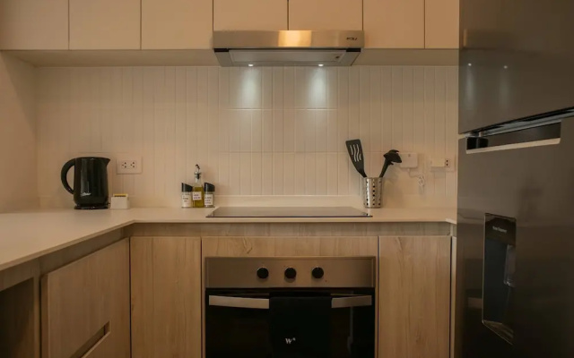 w Stylish 2BR With Balcony in San Isidro