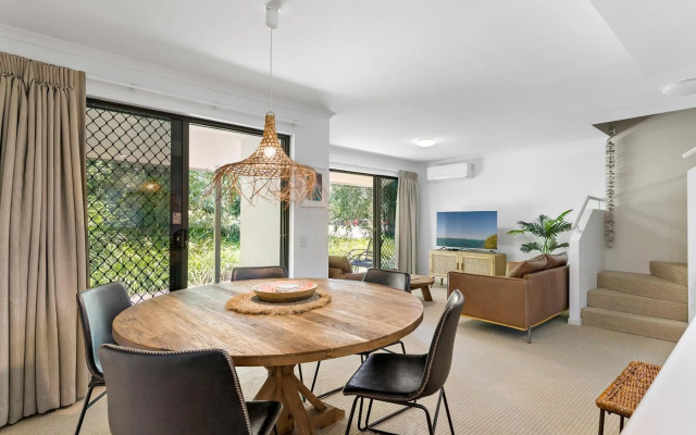 Modern & Stylish 2 Bedroom Townhouse