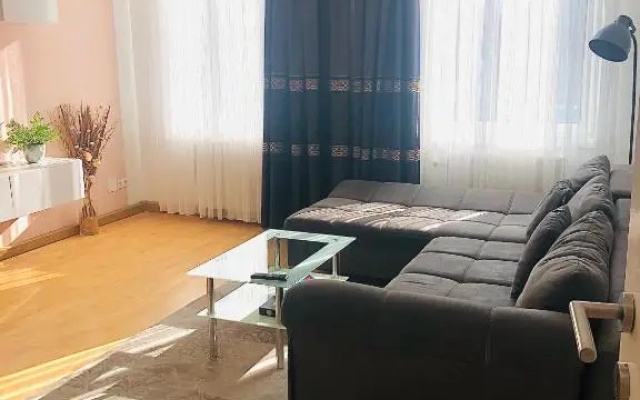 Central 75m² Apartment at Belvedere Palace