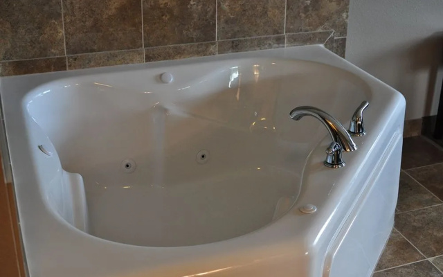 Boulders Inn & Suites Polk City