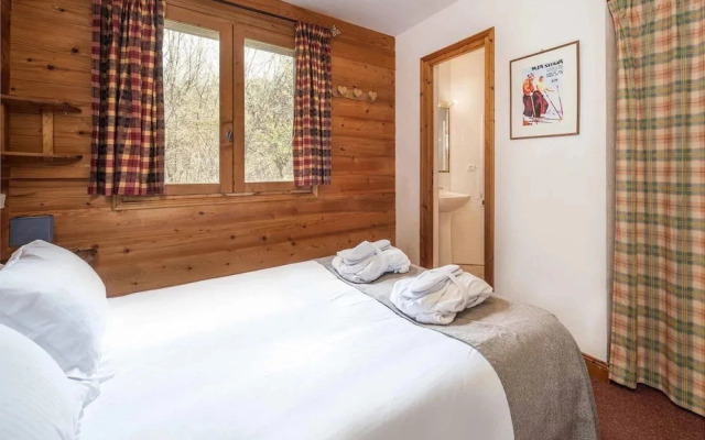 Chalet in La Tania Near Ski Slopes