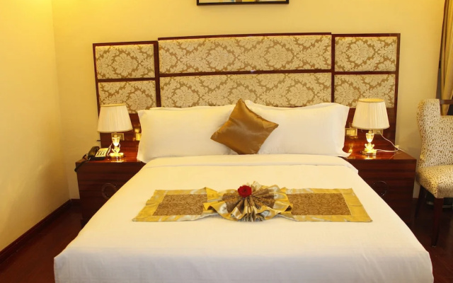 Golden Royal Hotel