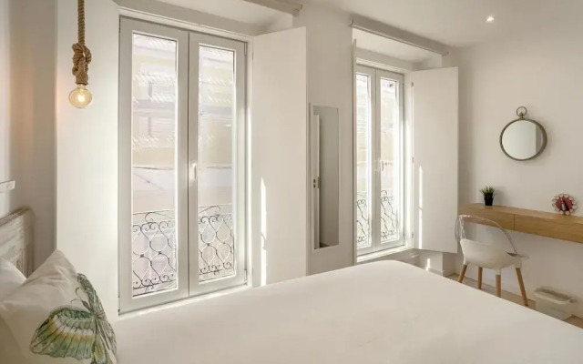Downtown Modern Apartments With Balcony by Homing