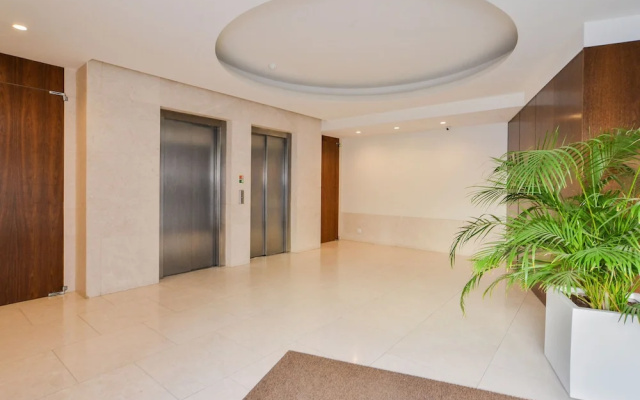 Sunny & Bright Amoreiras Apartment