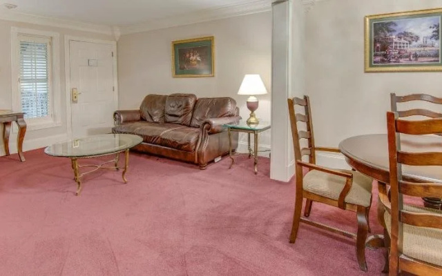 Plaza Suites of Metairie