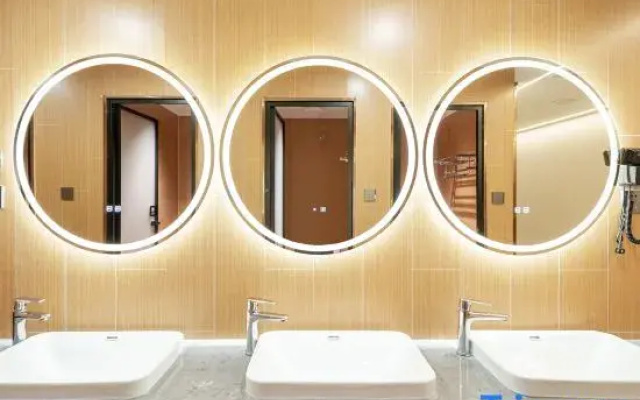 Homeinn Pebble Hotel (Shanghai Xintiandi Lujiabang Road Subway Station)