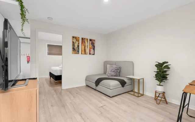 Bright 1-bed Apartment With Garden Views