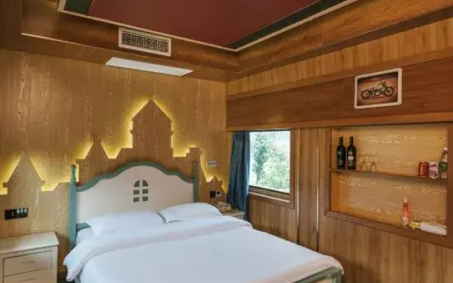 Chongqing Meixin Red Wine Town Homestay