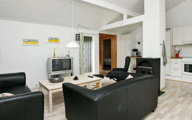 6 Person Holiday Home in Albaek