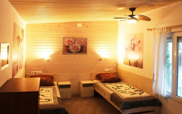White Quiet Apartment