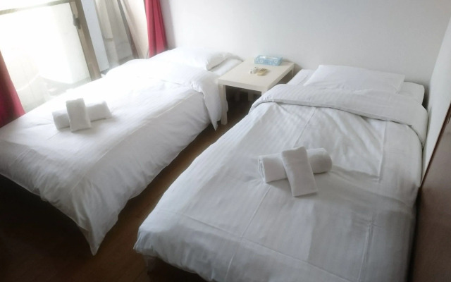 Pine Tree Hotel