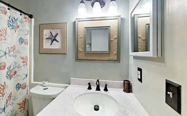William Hilton #4305 - 2 Br Condo