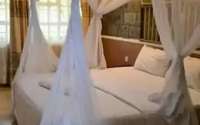 Trotters Hotel