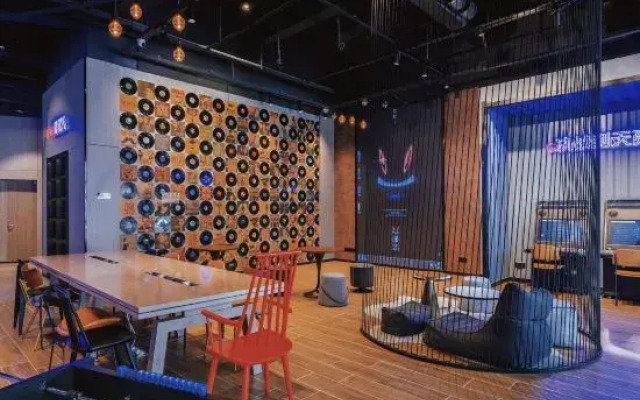 IMMERSING Hotel (Haikou XinBu Island Bihai Yintan Branch)