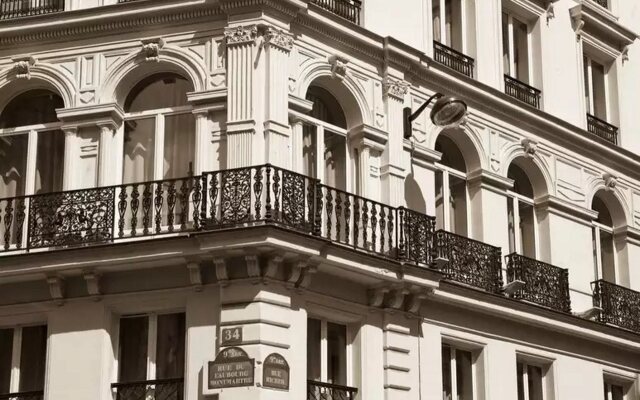 Nell Hotel & Suites, BW Premier Collection вид на фасад