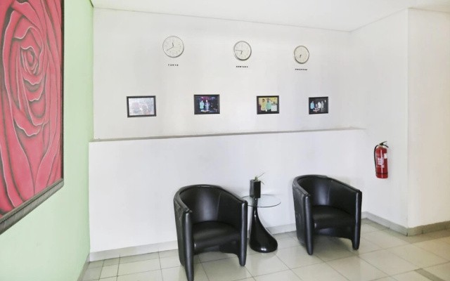 Thamrin Condotel by OYO Rooms