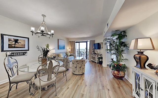 1559gran 3 Bedroom Condo