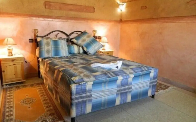 Mandar Saghrou Tazakht Hotel