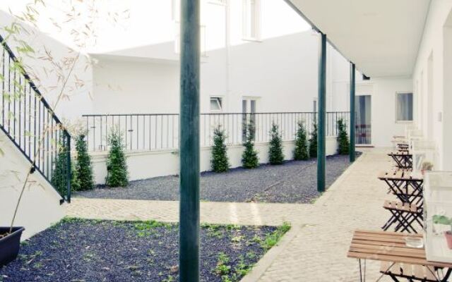 Отель Gloria Design Suites вид на фасад