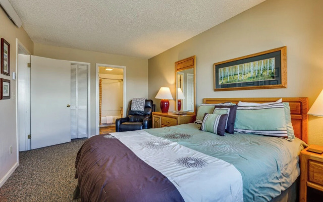 Ski-in/ski-out Top-floor Condo at Granby Ranch!