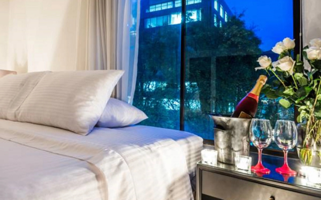Lloyds Apartsuites Parque 93
