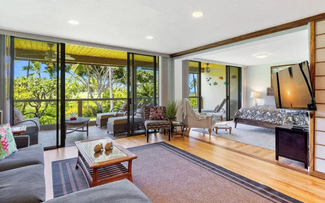 Plan Your Hawaii Vacay at Grace's Oasis!
