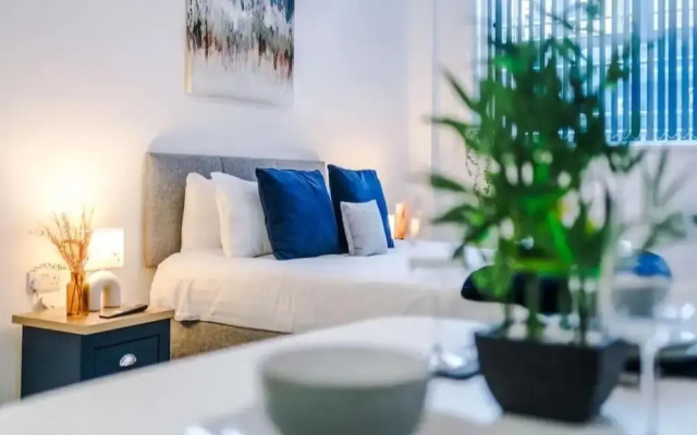 Bolton City Oasis - Cozy Apartment Rental