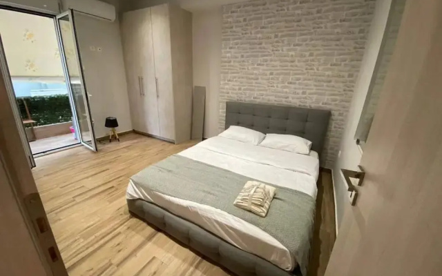 About Love Apartment- At015