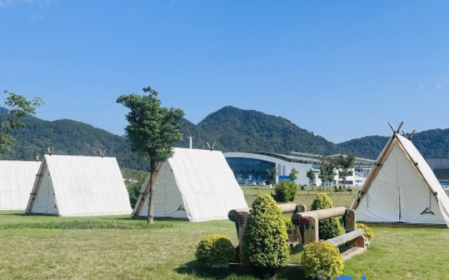 Tonglu Knight Hotel (OMG Heartbeat Paradise)