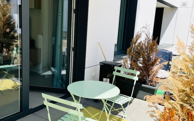 Luxury 1 bedroom flat w.Terrace&Parking