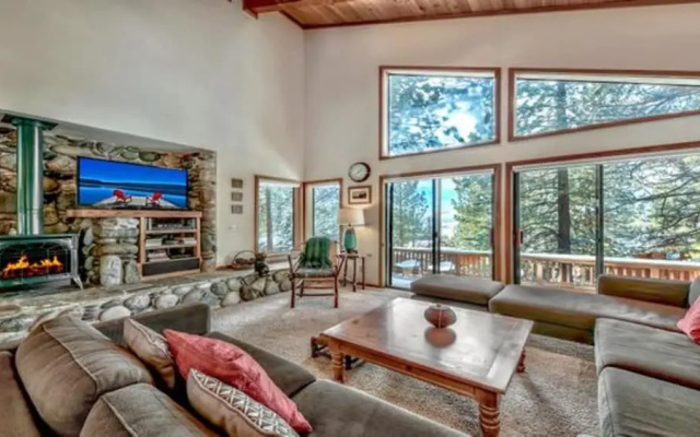 Your Roomy Northstar Retreat Awaits by RedAwning
