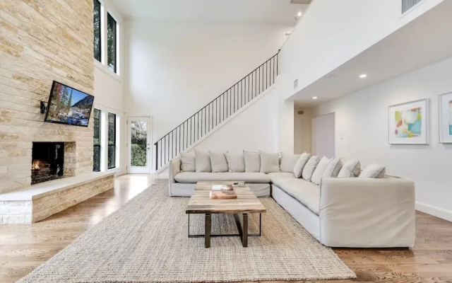 The Authentic Brickwood Retreat 4 Bedroom Home