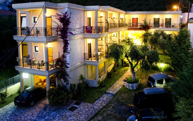 Hotel Loukas Vrachos