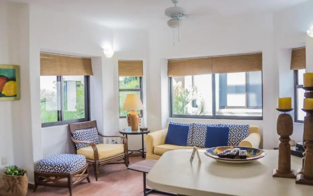 Royal Palms 6