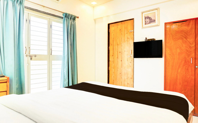 Collection O 88195 Hotel Galaxy Executive