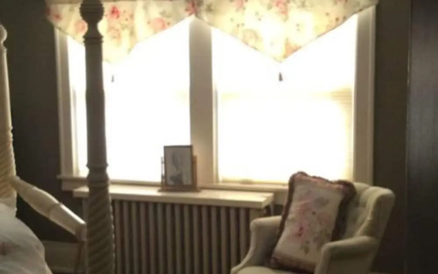 Hallett House Bed & Breakfast