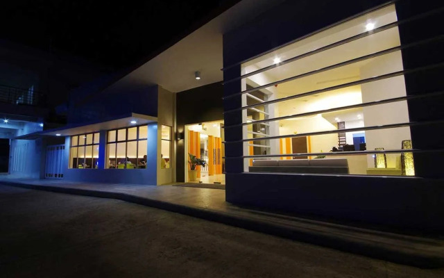 Yhotel