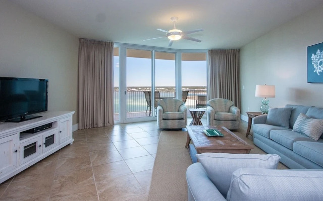 Crc1201 2 Bedroom Condo