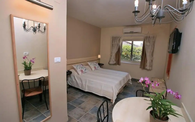 El-Mul Golan Kibbutz Country Lodging