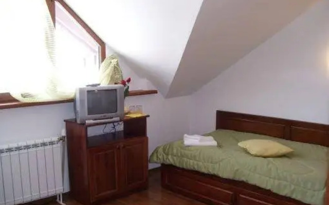 Iundova Guest House