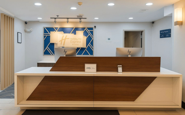 Holiday Inn Express & Suites Alliance by IHG