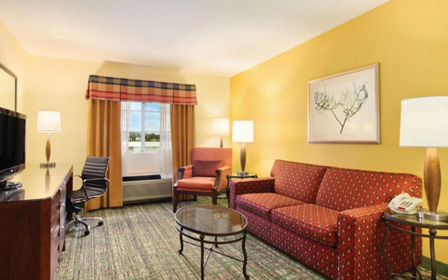 Holiday Inn Express Hotel & Suites San Diego-Escondido by IHG