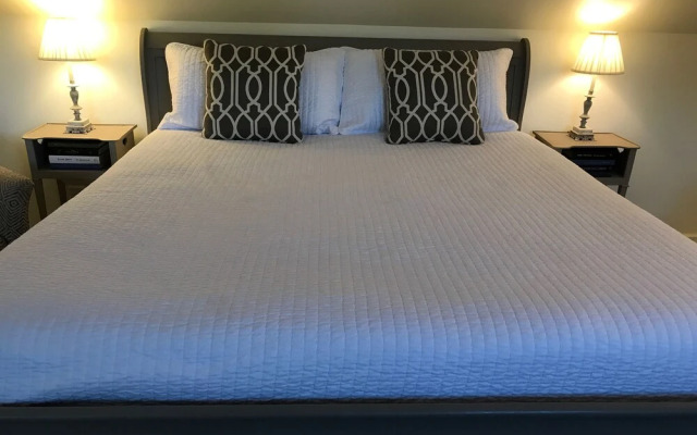 The Orchard House: Inn & Cafe