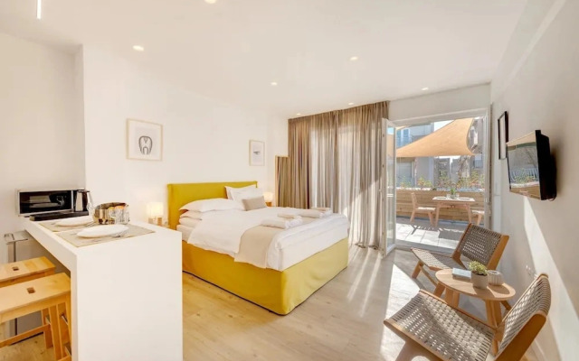 Executive Apartment With Private Terrace-d
