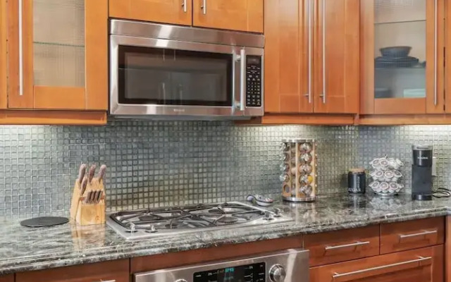 Stylish Westwood Condo