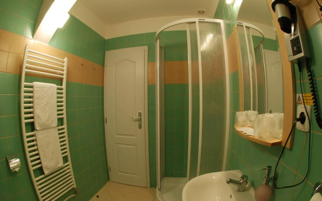 EA Hotel Tosca