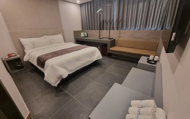 Yeow-B Hotel Jinju