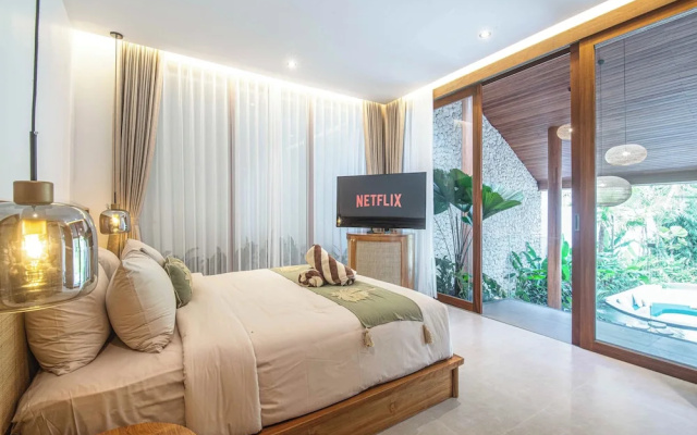 Luxury 2BR Retreat Jungle View Near Ubud Center